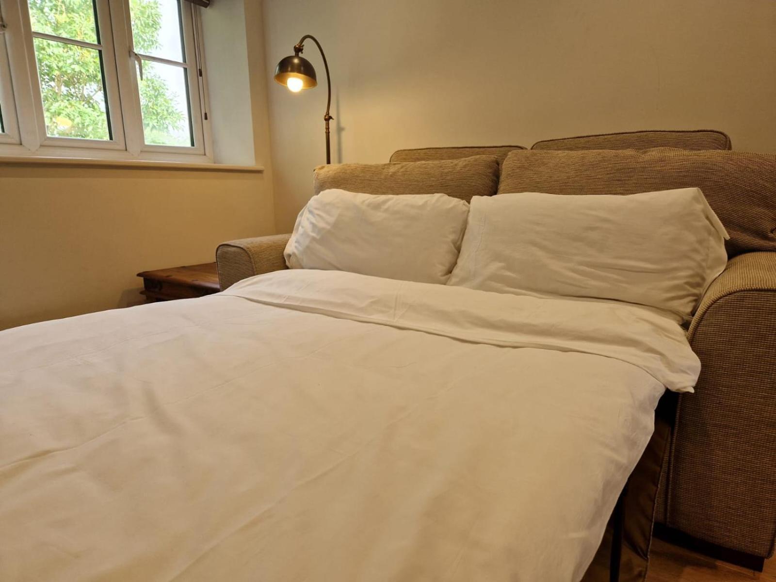 The Dog & Gun Inn Netheravon Room photo