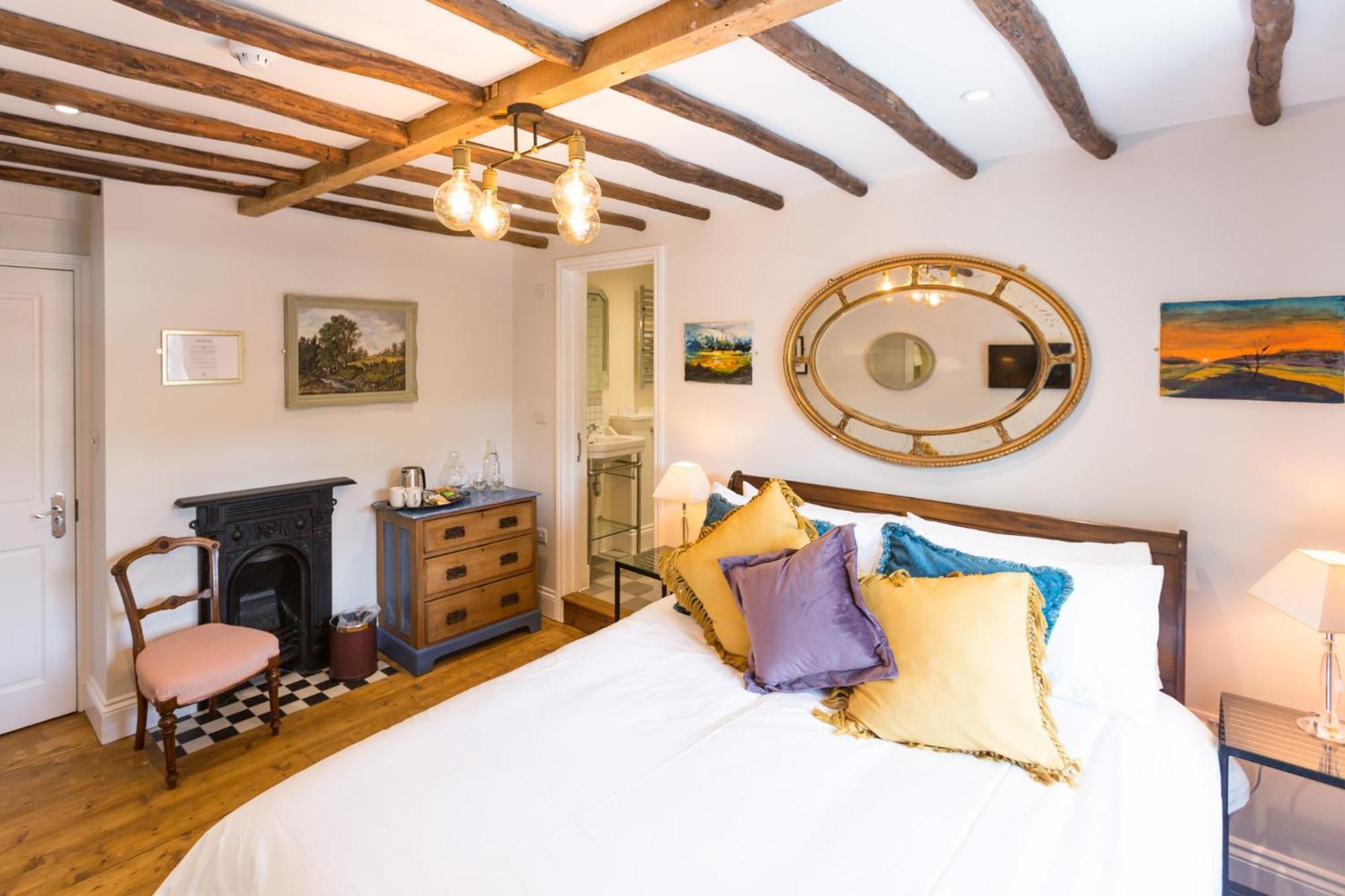The Dog & Gun Inn Netheravon Room photo