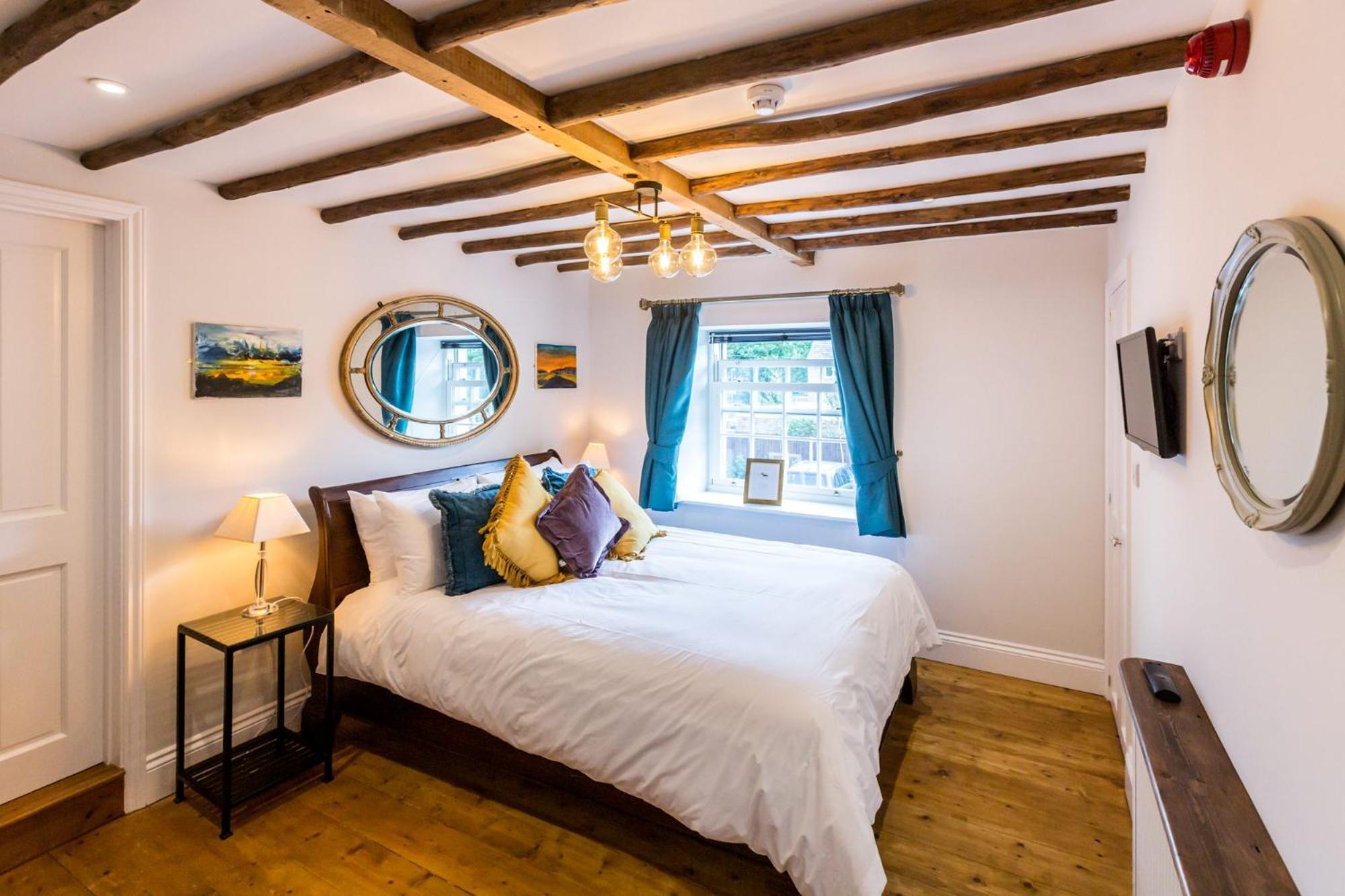 The Dog & Gun Inn Netheravon Room photo